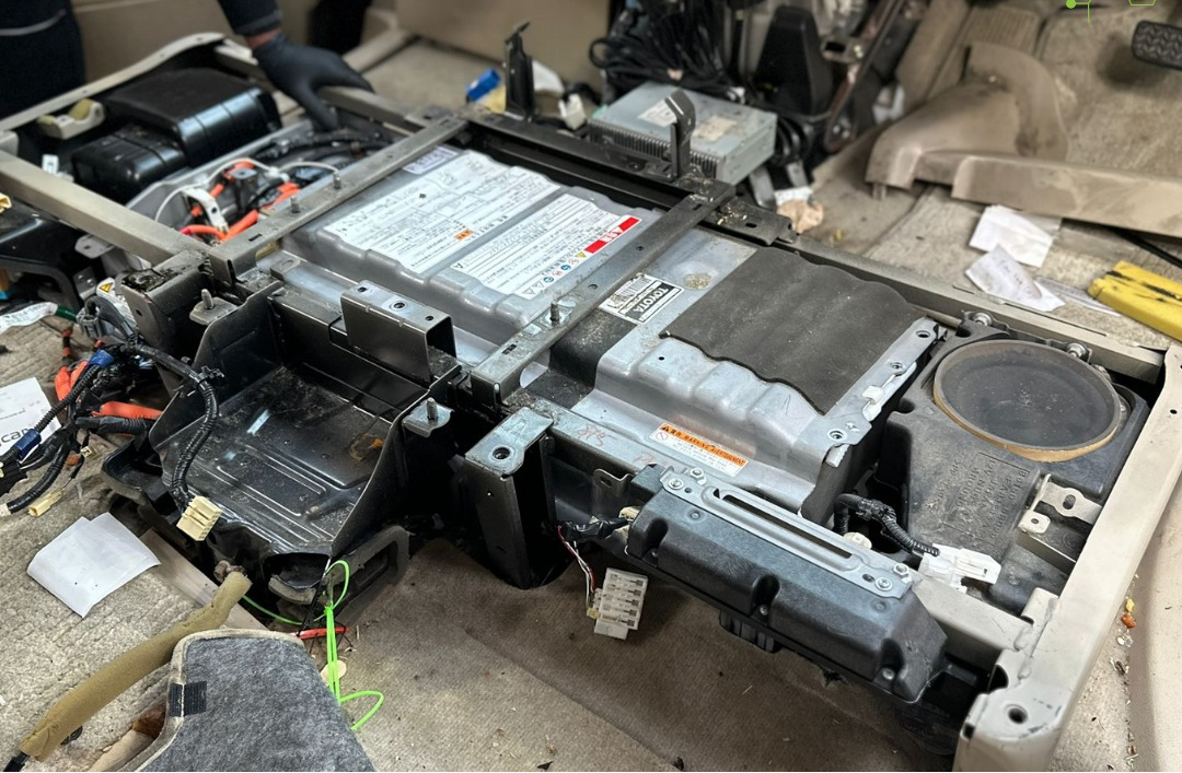The Heart of Luxury: A Comprehensive Guide to the 2.4L Toyota Alphard Hybrid (2009-2015) NiMH Battery System